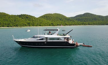 Louer un yacht à moteur à Tambon Bang Pla Soi, Thaïlande