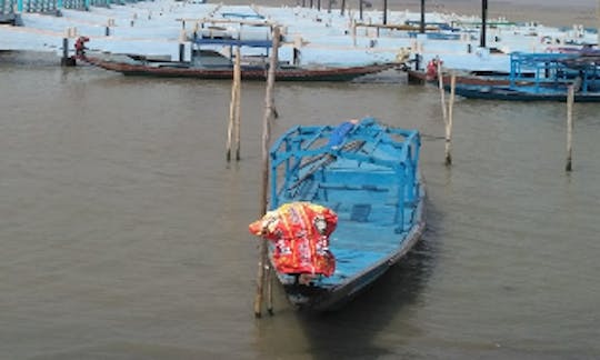 Charter a Dinghy in Satapada, Odisha