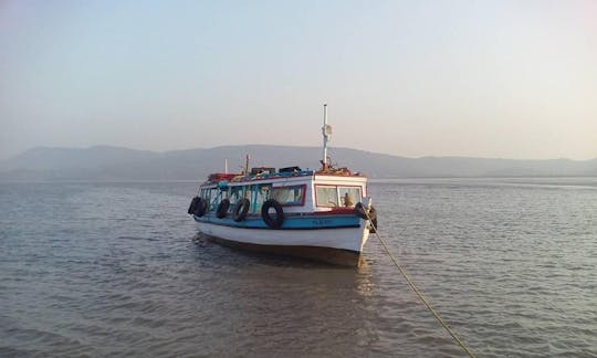 Explorez Murud, dans le Maharashtra, à bord d'un bateau à passagers