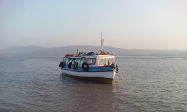 Explore Murud, Maharashtra em um barco de passageiros