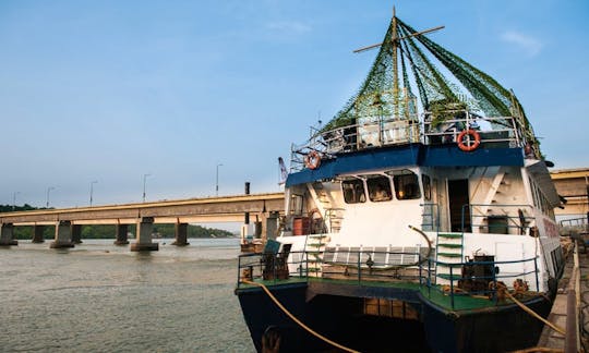 Fête en bateau, événements et excursions sur le M.V. Paradise à Goa