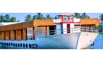 Eight Bedroom Houseboat for Rent in Alappuzha