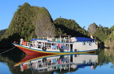 Liveaboard rental for diving and snorkeling in Raja Ampat, Indonesia.