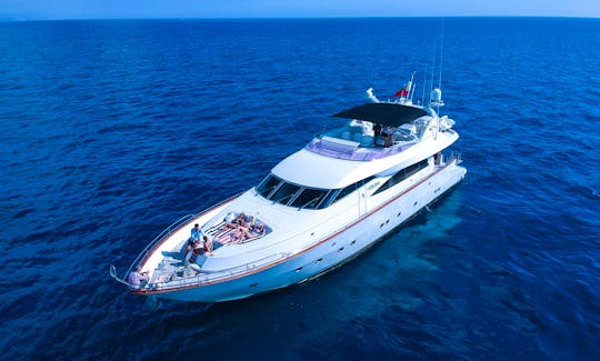 Superyacht of 30 meters - Mochi Craft - Book early and grab the 10% discount until end of March 2020!
