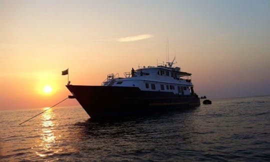 M / V Orange Blue Dive Boat in Khao Lak