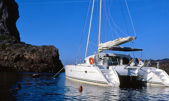 40' Cruising Catamaran Charter in Firostefani