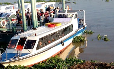 Navegue e desfrute de um barco de passageiros em Đào Hu Cənh, Vietnã