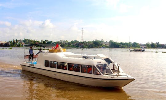 Dive in the Culture of Vietnam on a Passenger Boat in Đào Hữu Cảnh, Vietnam