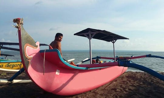 Alquile un barco tradicional Baruna Lestam en Mengwi, Bali