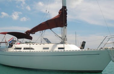 30' Classic Sailing Cruiser  in Ko Samui