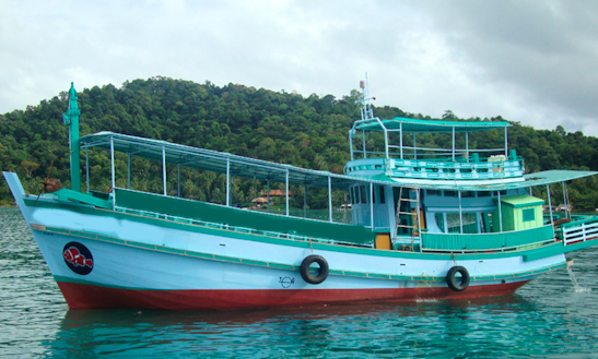 Charter 4 Island Snorkling Trip In Tambon Koh Chang Tai