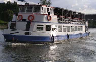 Boat Tour for 80 people in 's-Hertogenbosch, Netherlands