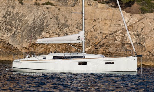 Rent 38' Beneteau Oceanis Cruising Monohull in Lefkada, Greece