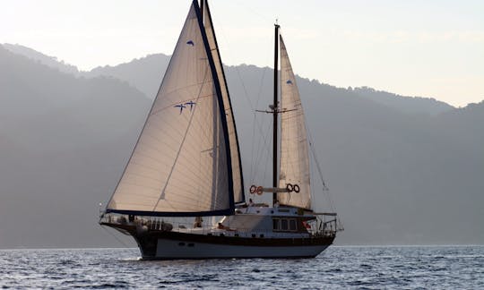 Alquila una goleta Serenity de 70' en Göcek, Turquía