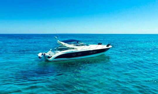 Charter 39' Azimut Motor Yacht in Zakinthos, Greece