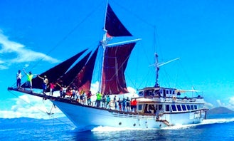 Charter 98' Perahu Phinisi Pribadi 2 Gulet in Komodo, Indonesia
