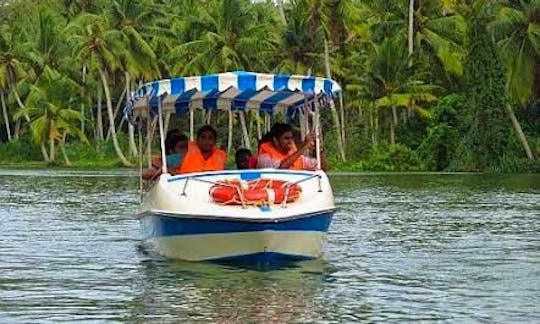 7 Person Boat Tour in Poovar