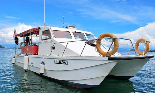 32' Catamaran great for scuba diving day trips around Sabah and Kota Kinabalu.