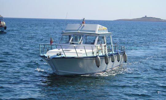 Charter 40' Blue Lagoon Cuddy Cabin in Ix-Xewkija, Malta