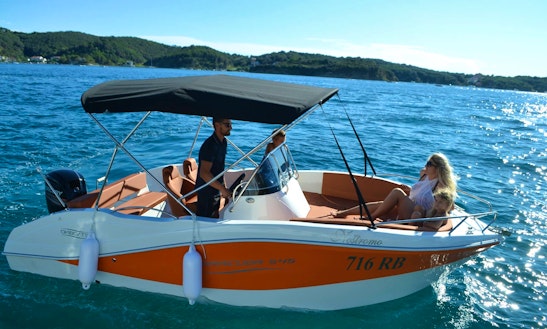 Rent 18' Barracuda 716 Rb Center Console In Supetarska Draga, Croatia