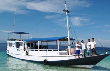Komodo National Park Dive Boat Trips for 12 Person!