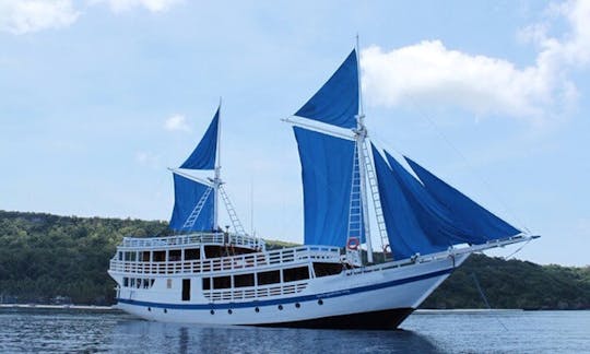 Charter 98' Schooner in Sorong, Indonesia for Diving and Sightseeing