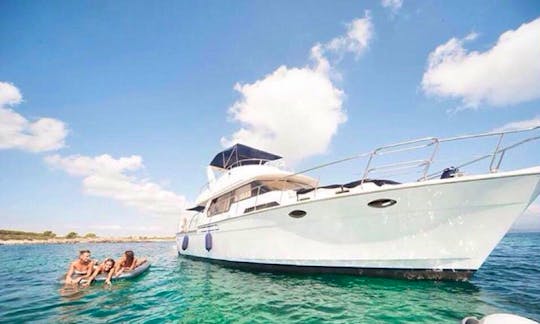Experience the Turquoise Waters By Motor Yacht in Alghero