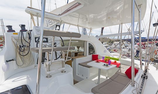 Lagoon 380s2 (built 2015) in Alimos