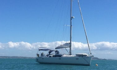 Monocasco de cruzeiro Beneteau Oceanis 42 na Bahia, Brasil