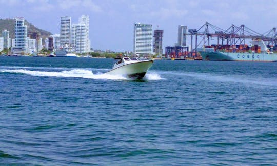 Rampage Motor Boat Charter in Cartagena, Colombia