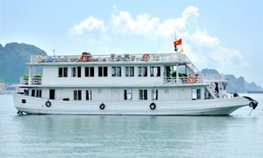 Charter 82' Annam Junk 5 Cabins in Ha Long City, Vietnam