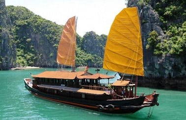 Huong Hai Junk Cruise, Halong Bay
