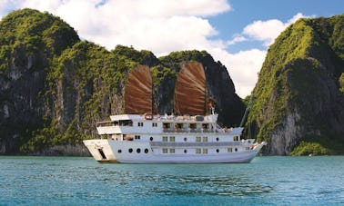Opera Cruise Passenger Boat Hire in Nassau