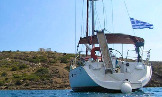 Beneteau Oceanis Clipper 423 Charter Cruising Monohull  in Notios Tomeas Athinon