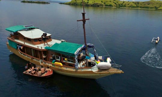 Charter a Gulet With Experienced Skipper In Nusa Tenggara Timur, Indonesia