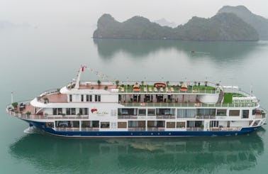 Charter a Junk Boat in Chương Dương, Vietnam