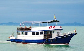 Cruise with MV Saifon Trawler in Pattaya, Chonburi