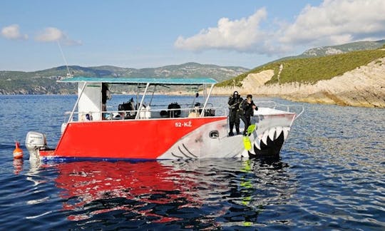 Shark Catamaran Diving Trips & Courses in Komiža