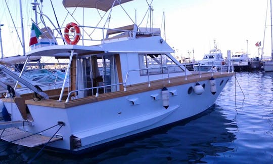 Charter 43' Friend Fritz Motor Yacht in Cefalù, Italy