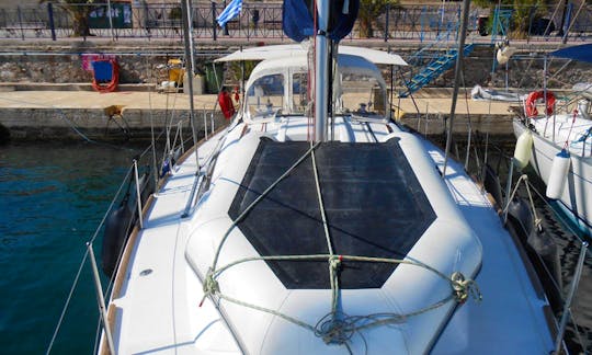 37' Oceanis Cruising Monohull "Tamelos" Charters in Anatoliki Attiki, Greece