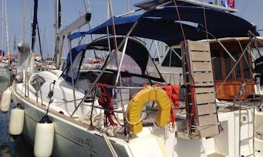 Fretamentos de 40' Oceanis Cruising Monohull “Pepper” em Anatoliki Attiki, Grécia