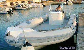 Rent the 29' Inflatable Motor Boat in Isola di Capo Rizzuto