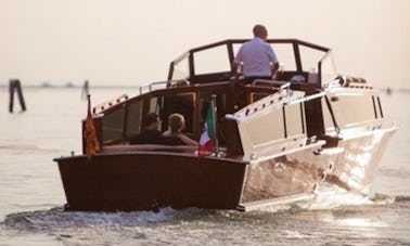 Gran water limousine to visit the Lagoon