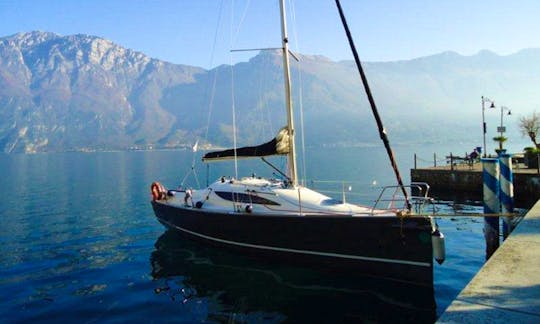 Cruising Monohull rental in Navene - Malcesine Garda Lake ITALY