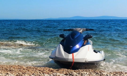 Alquiler de motos acuáticas en Arbanija, Croacia