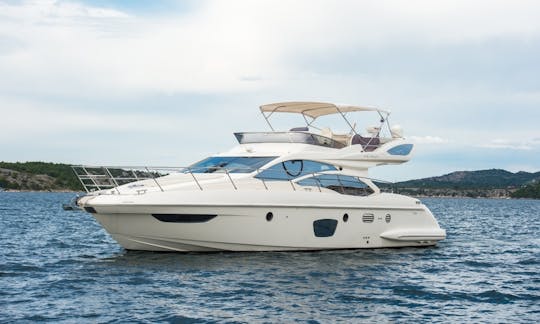 Charter 48' Azimut Fly Motor Yacht Rental in Šibenik, Croatia