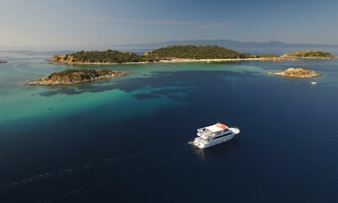 Impresionante puesta de sol privada a bordo con Eirinikos Glassbottom en Halkidiki, Grecia