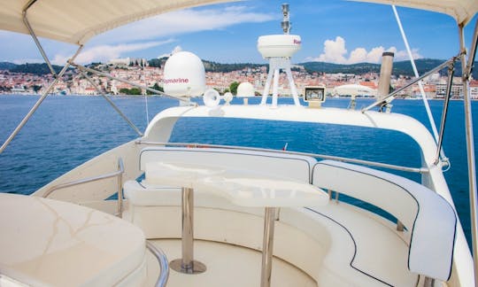 Charter 57' Aicon Fly - Senza Parole Power Mega Yacht in Šibenik, Croatia