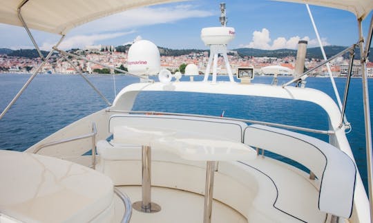 Charter 57' Aicon Fly - Senza Parole Power Mega Yacht in Šibenik, Croatia