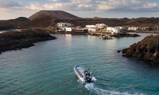 Charter 25' Zodiac Rigid Inflatable Boat in La Oliva, Spain